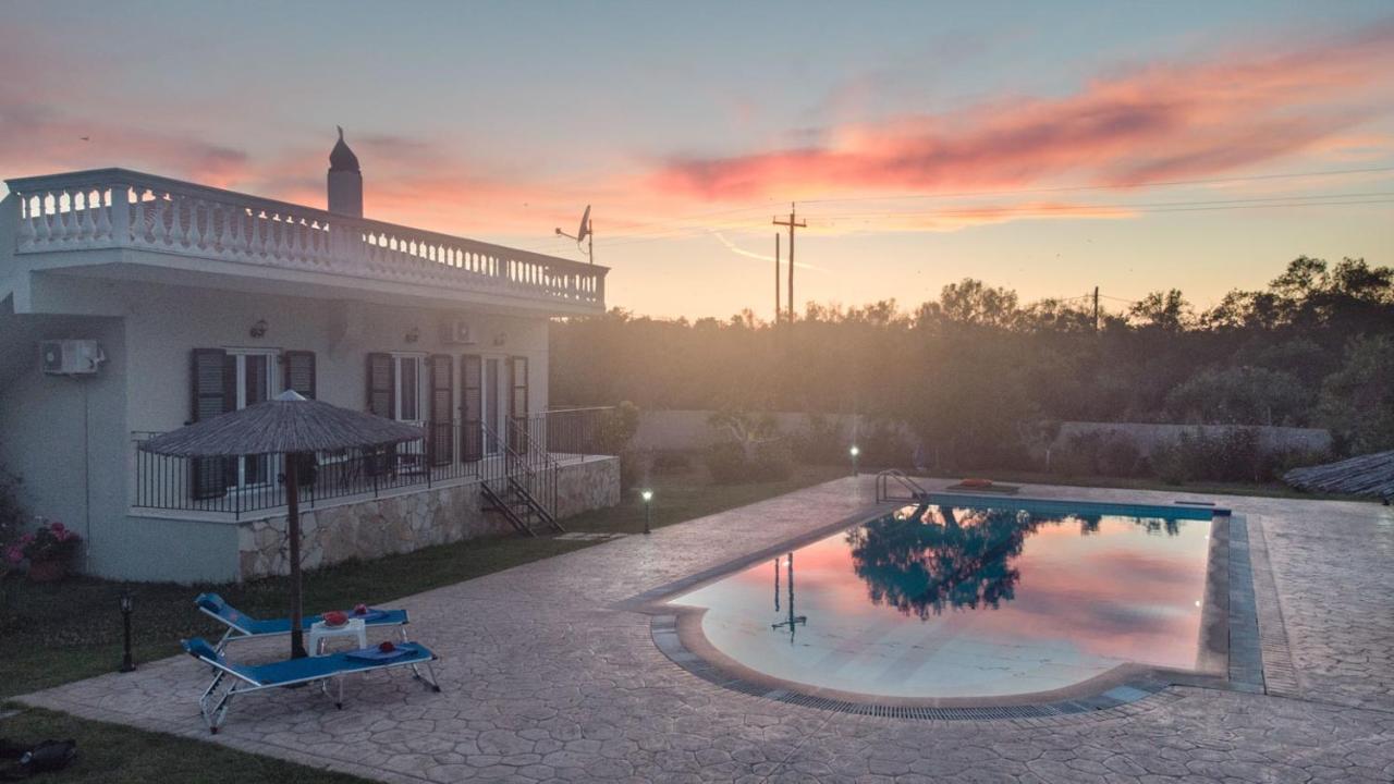 Villa Adonis Halikounas Экстерьер фото